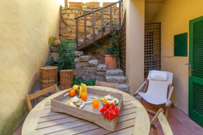 Pgs Immobiliare srls Residenza del Vicolo Bilocale in centro storico La Maddalena
